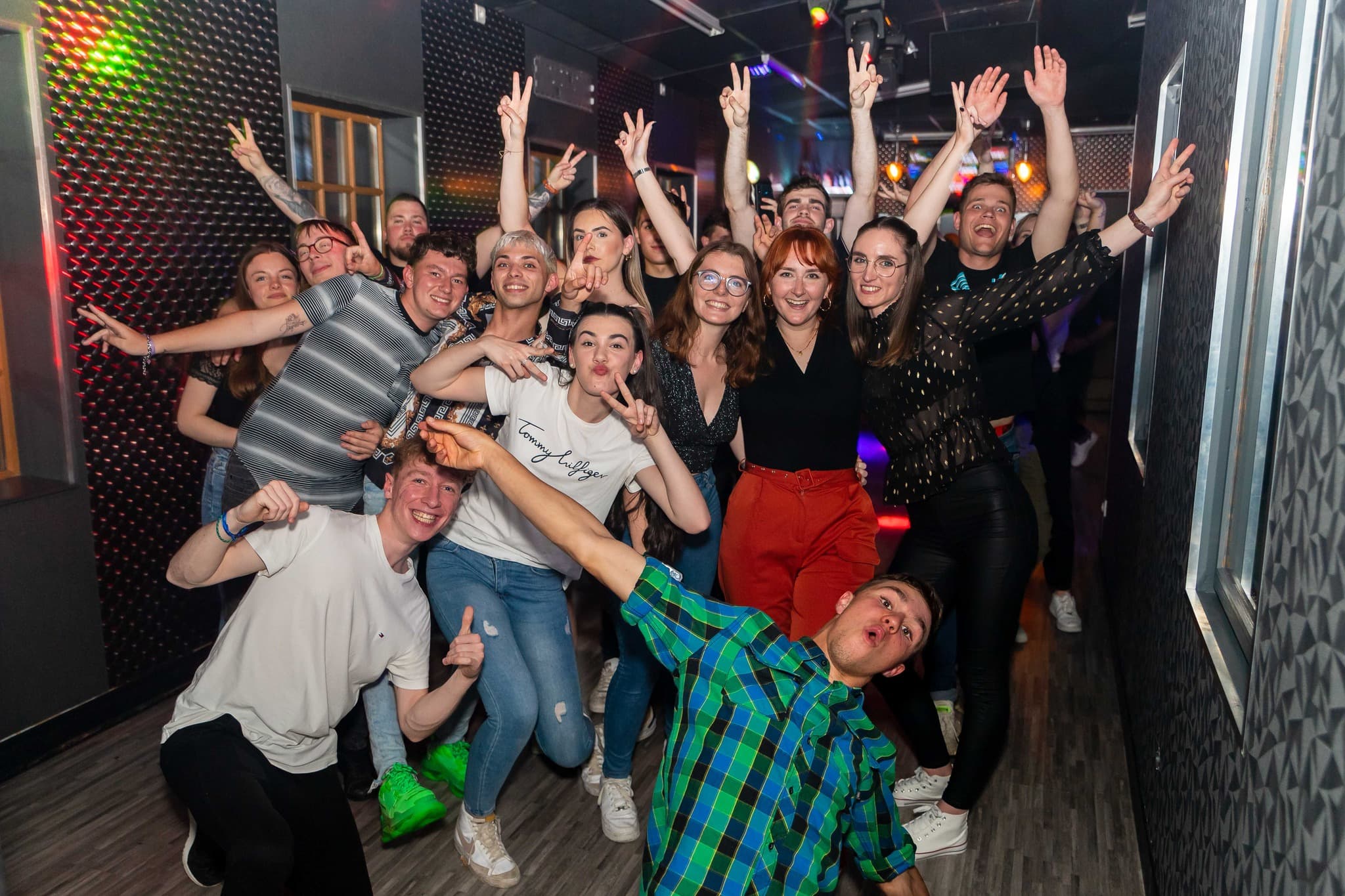 Portrait nocturne en salle